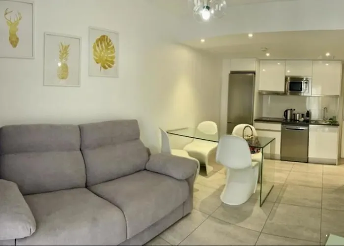 Bristol Sunset Piscina *