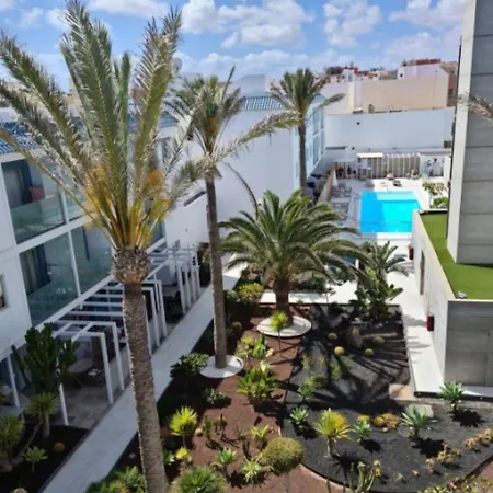 Bristol Sunset Piscina