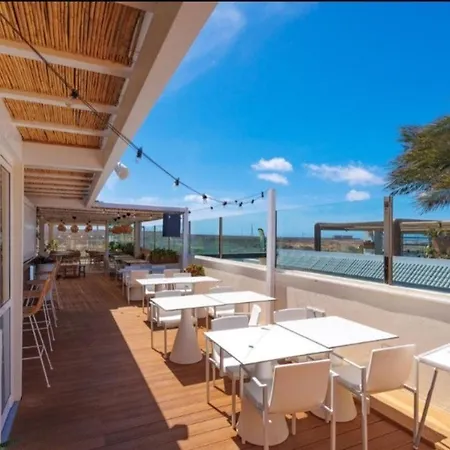 Bristol Sunset Piscina Daire Corralejo