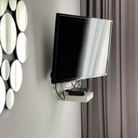 Bristol Sunset Piscina קורלחו