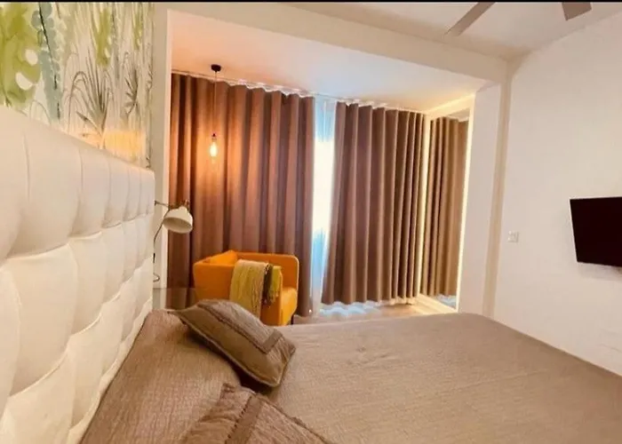 Bristol Sunset Piscina