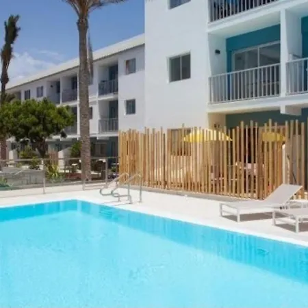 Bristol Sunset Piscina