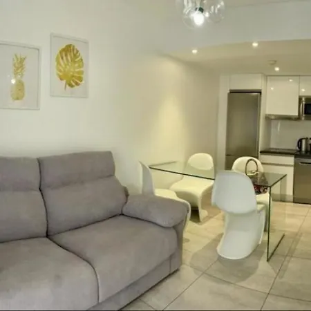 Bristol Sunset Piscina *