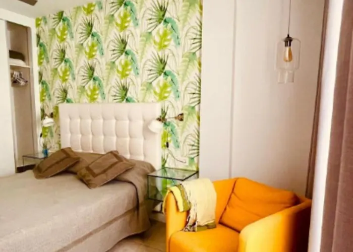 Bristol Sunset Piscina